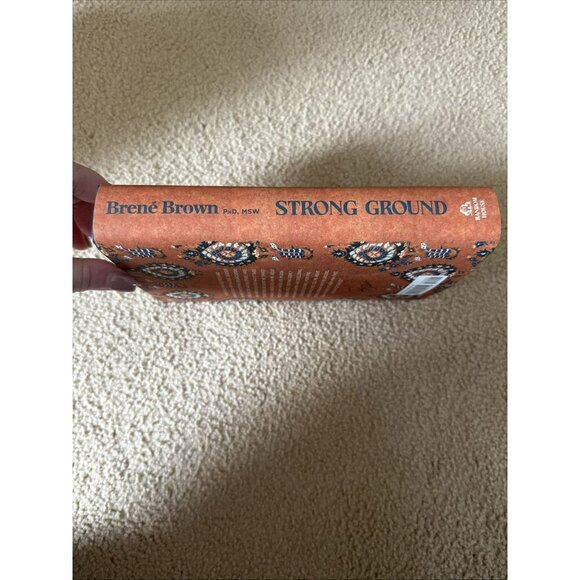 Strong Ground : The Lessons of Daring Leadership, the Tenacity of Paradox,... - Picture 4 of 4